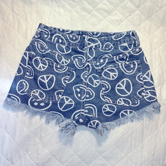 NEW womens PacSun smiley peace sign festival high-rise shorts  S:26 - Picture 2 of 3